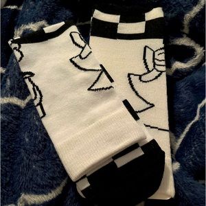 Color your own sonic Socks